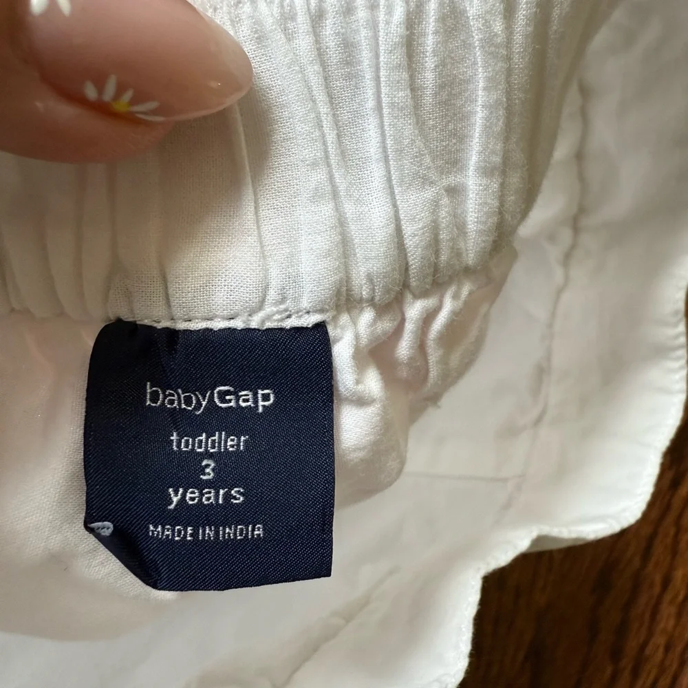 GAP White Eyelet Scallop Hem Girls' Shorts